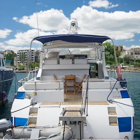 Hakuna Matata - Living A Perfect Life, Yacht Pershing 52 Botel