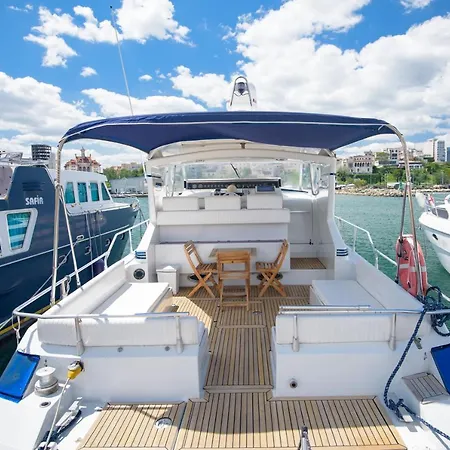 Hakuna Matata - Living A Perfect Life, Yacht Pershing 52