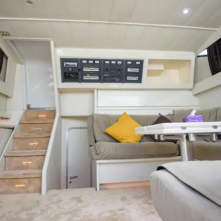 Hakuna Matata - Living A Perfect Life, Yacht Pershing 52 Botel Constanta