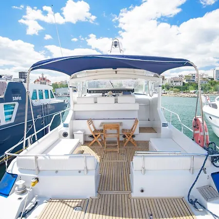 Hakuna Matata - Living A Perfect Life, Yacht Pershing 52