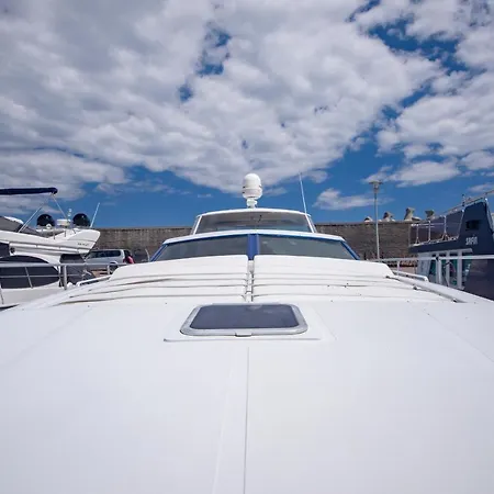 Botel Hakuna Matata - Living A Perfect Life, Yacht Pershing 52 Constanta