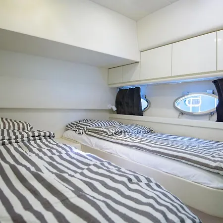 Botel Hakuna Matata - Living A Perfect Life, Yacht Pershing 52 *